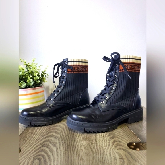 BCBG GENERATION size 7 Tassie sock  combat boot. - Picture 2 of 12
